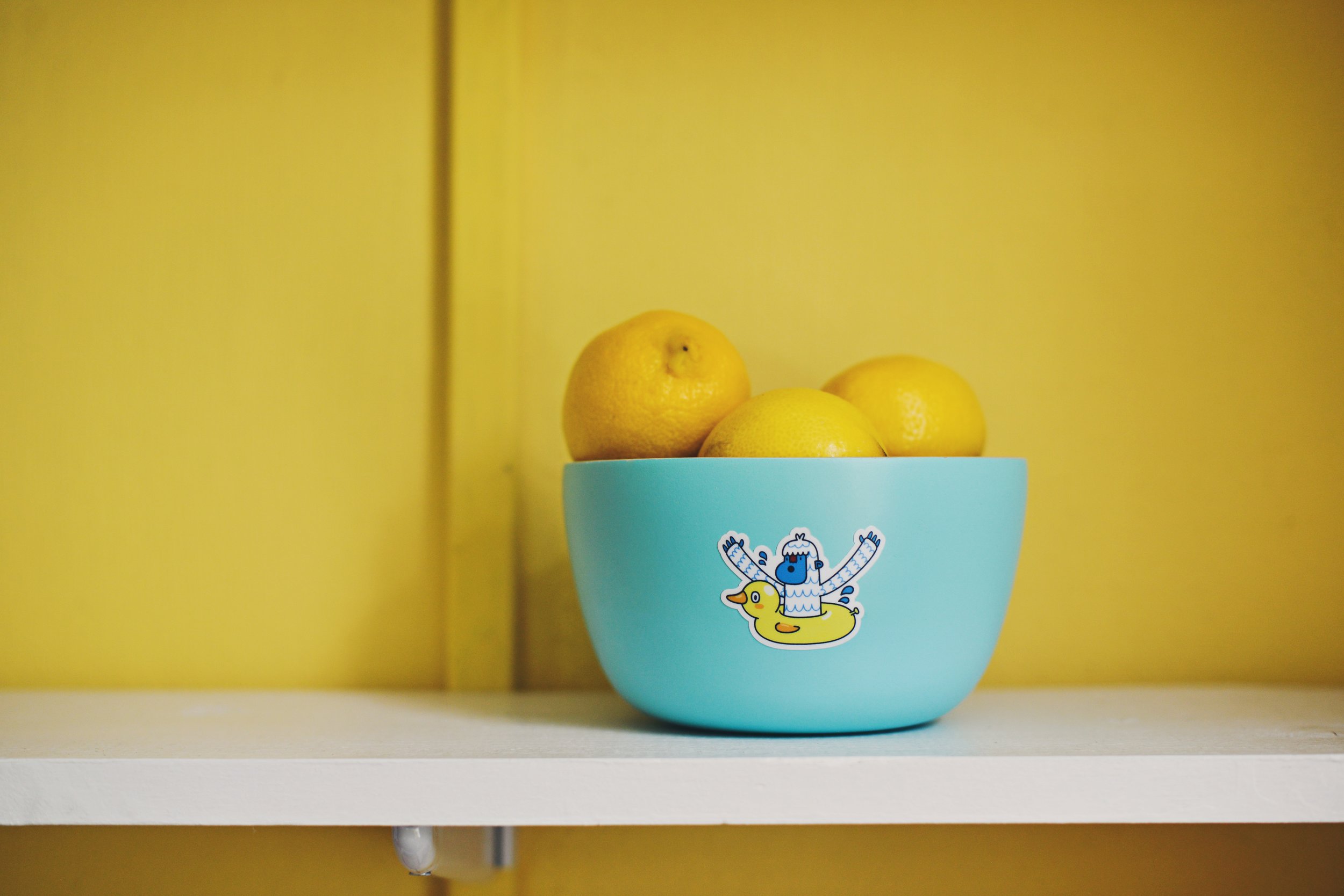 bowl-of-lemons