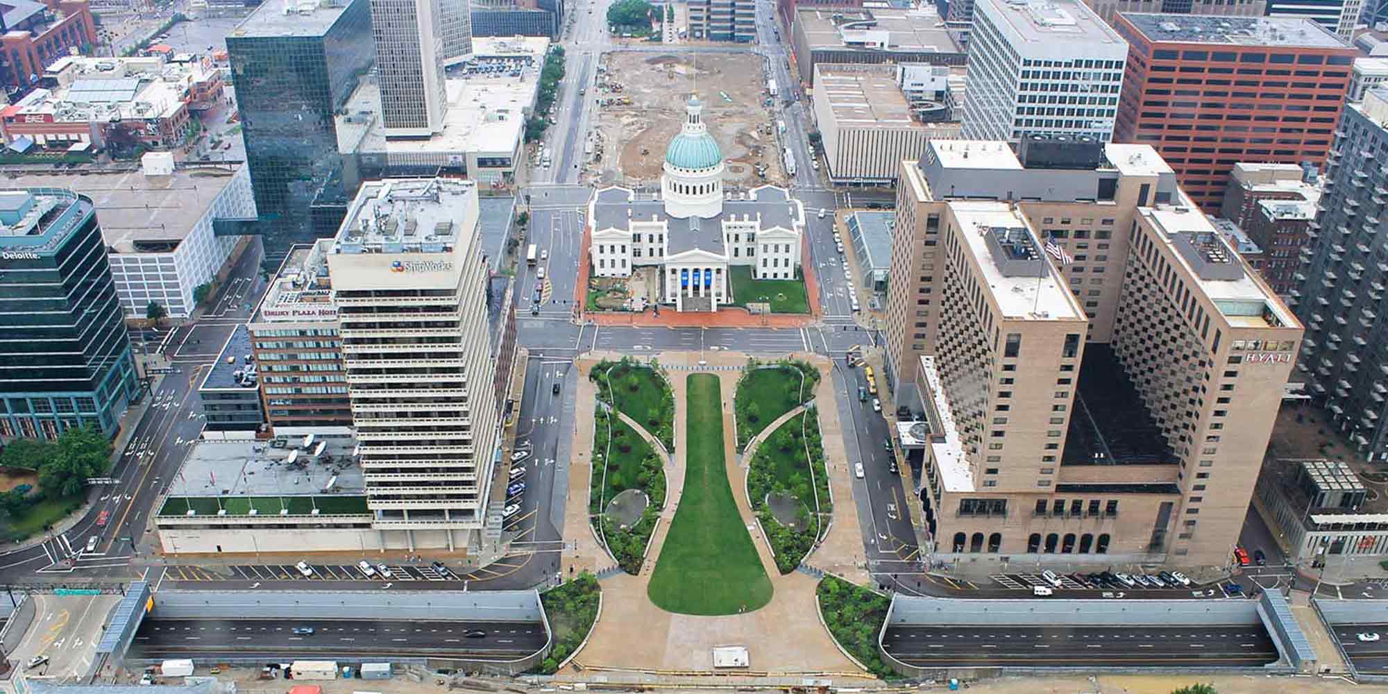 Aerial view of St Louis Missouri, with the Old County Courthouse centered.